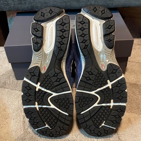 New Balance 2002R - Picture 9 of 11